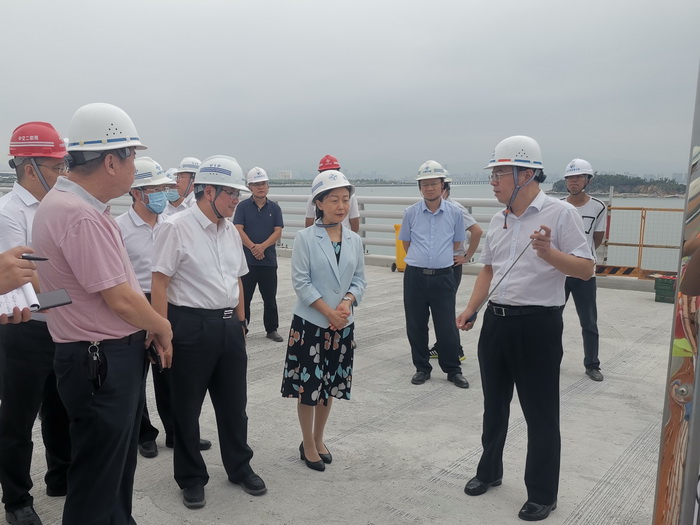 0907【工程公司】省委、省政府領(lǐng)導(dǎo)調(diào)研翔安大橋項(xiàng)目建設(shè)情況1_調(diào)整大小.jpg